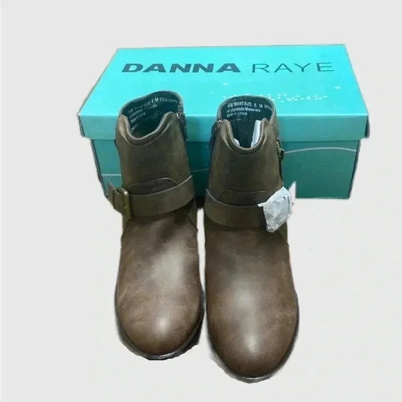 Dana Raye Boots - Picture 2 of 3
